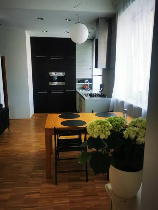 Like At Home Brno - Cely Byt Komarov Екстериор снимка